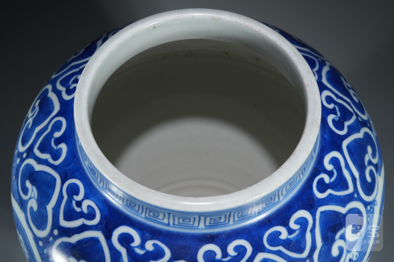 清 青花落花流水罐 - 图2